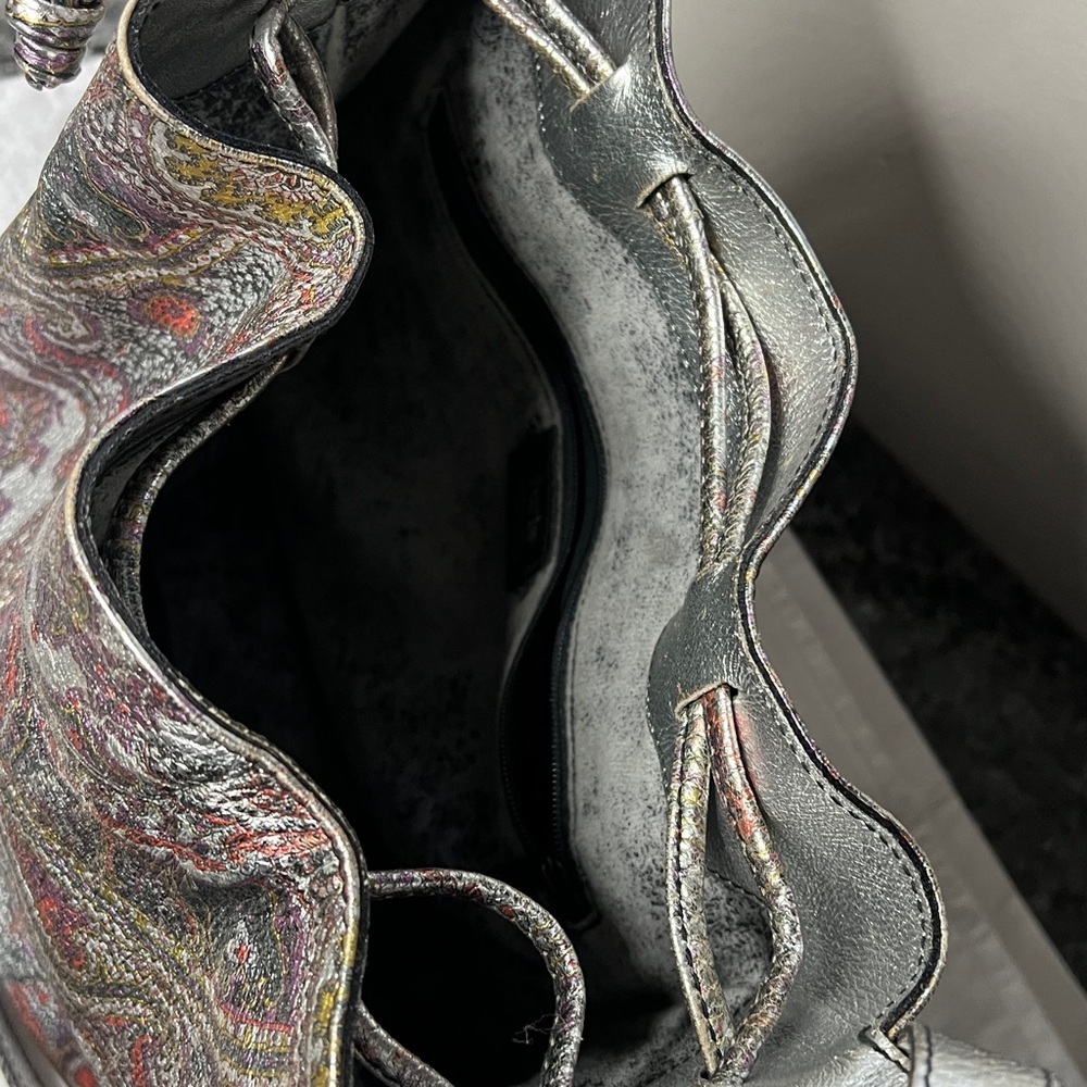 Furla Vintage Silver Leather Cinch Semi Structured Bucket Bag Made in Italy - Picture 16 of 16